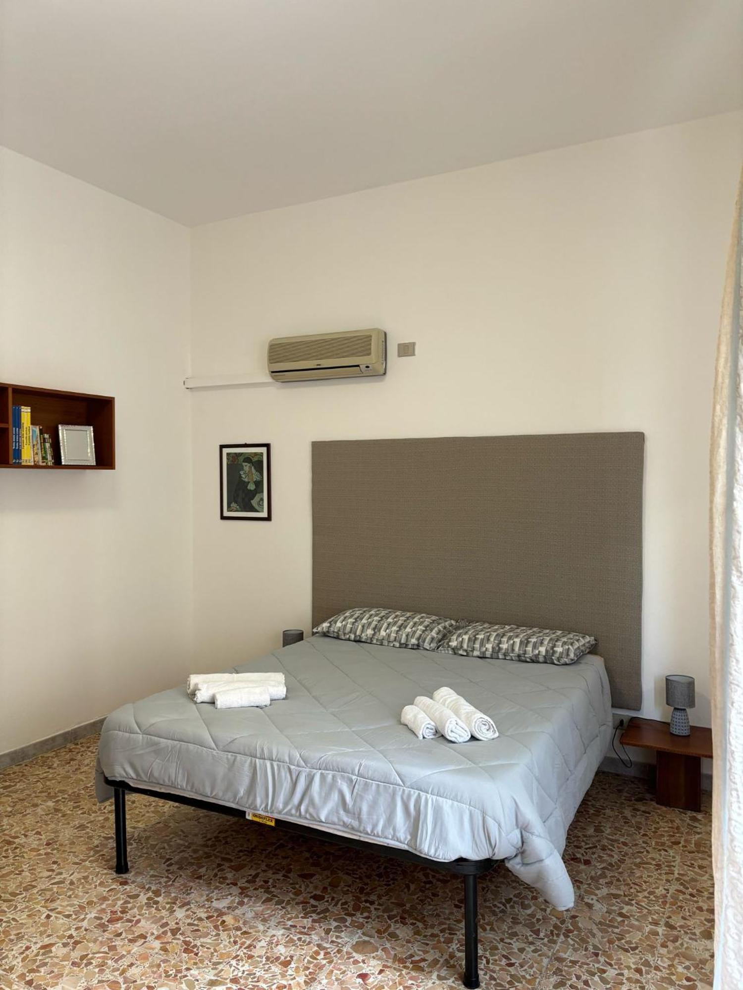 Pm 41 Via Ennio Porrino Guest House Алгеро Екстериор снимка