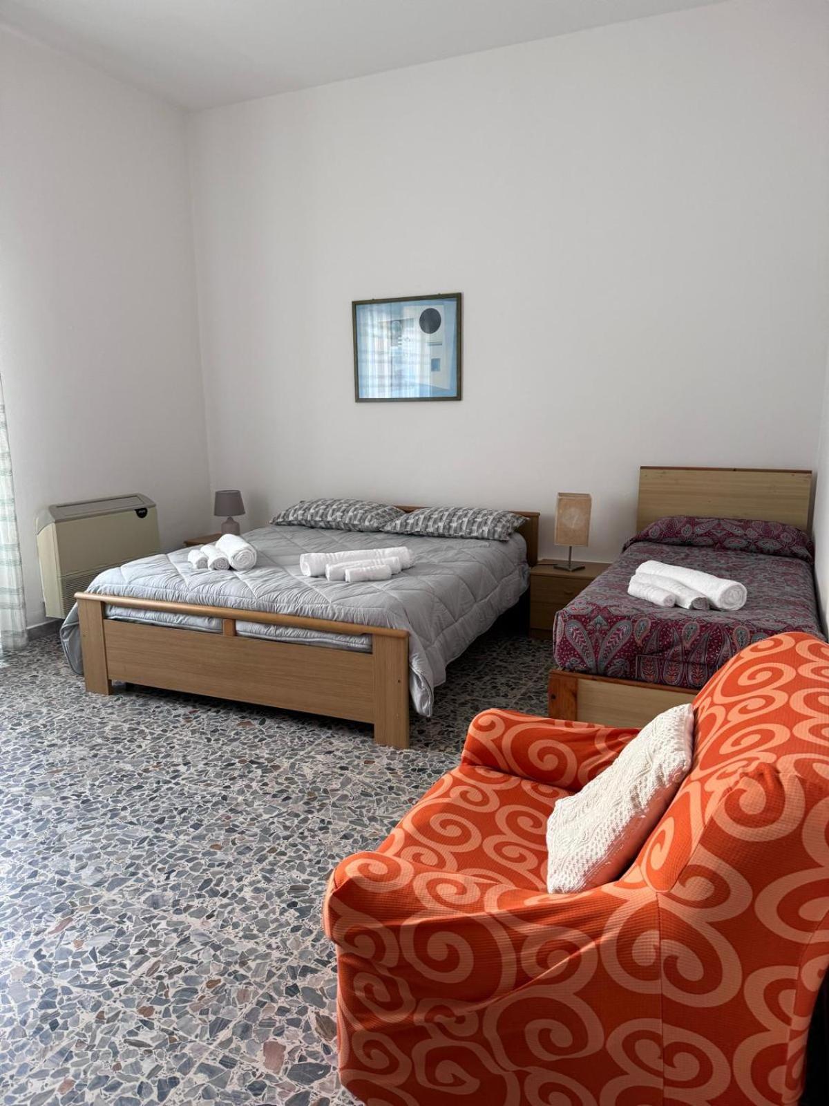 Pm 41 Via Ennio Porrino Guest House Алгеро Екстериор снимка