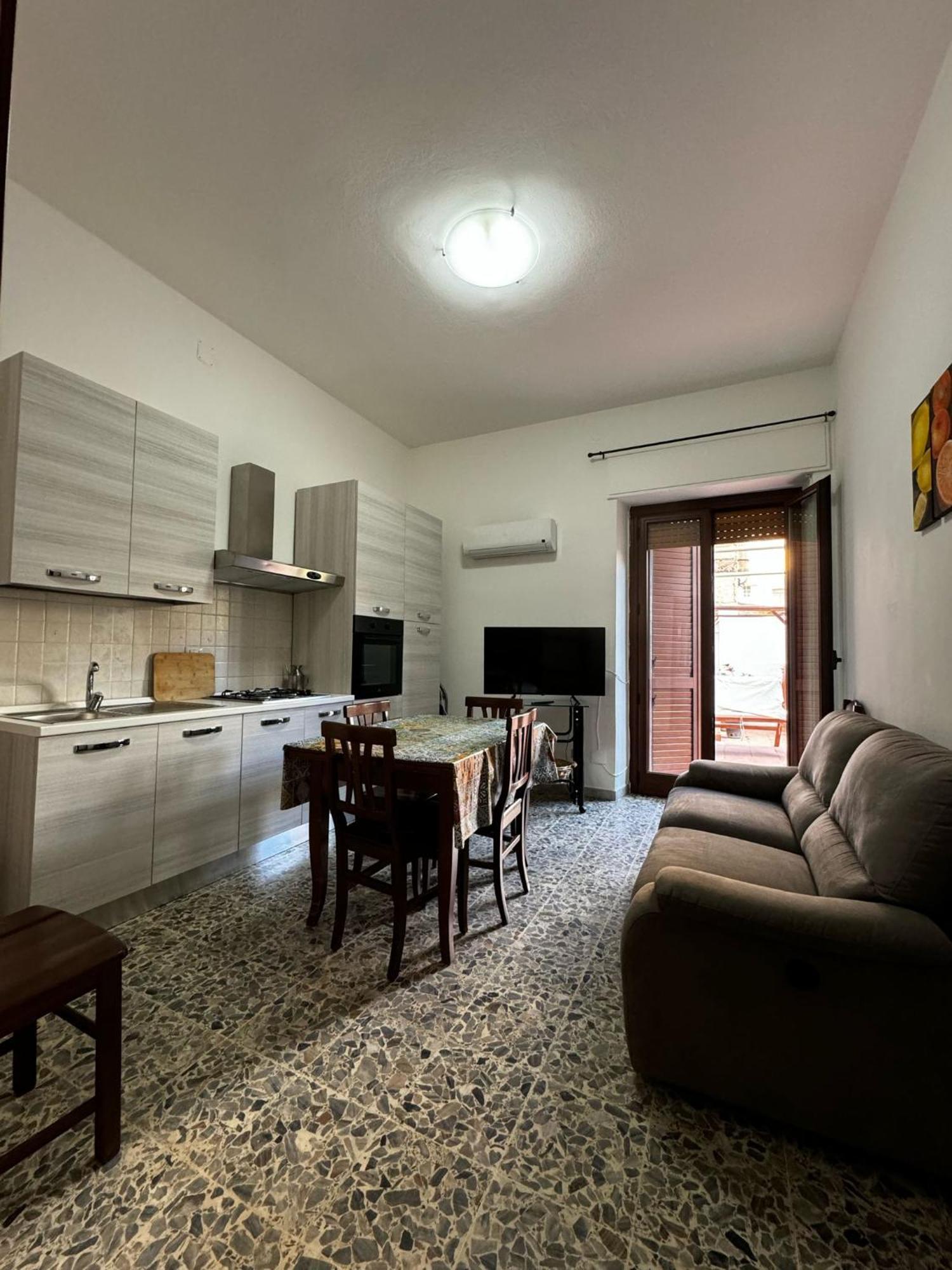 Pm 41 Via Ennio Porrino Guest House Алгеро Екстериор снимка