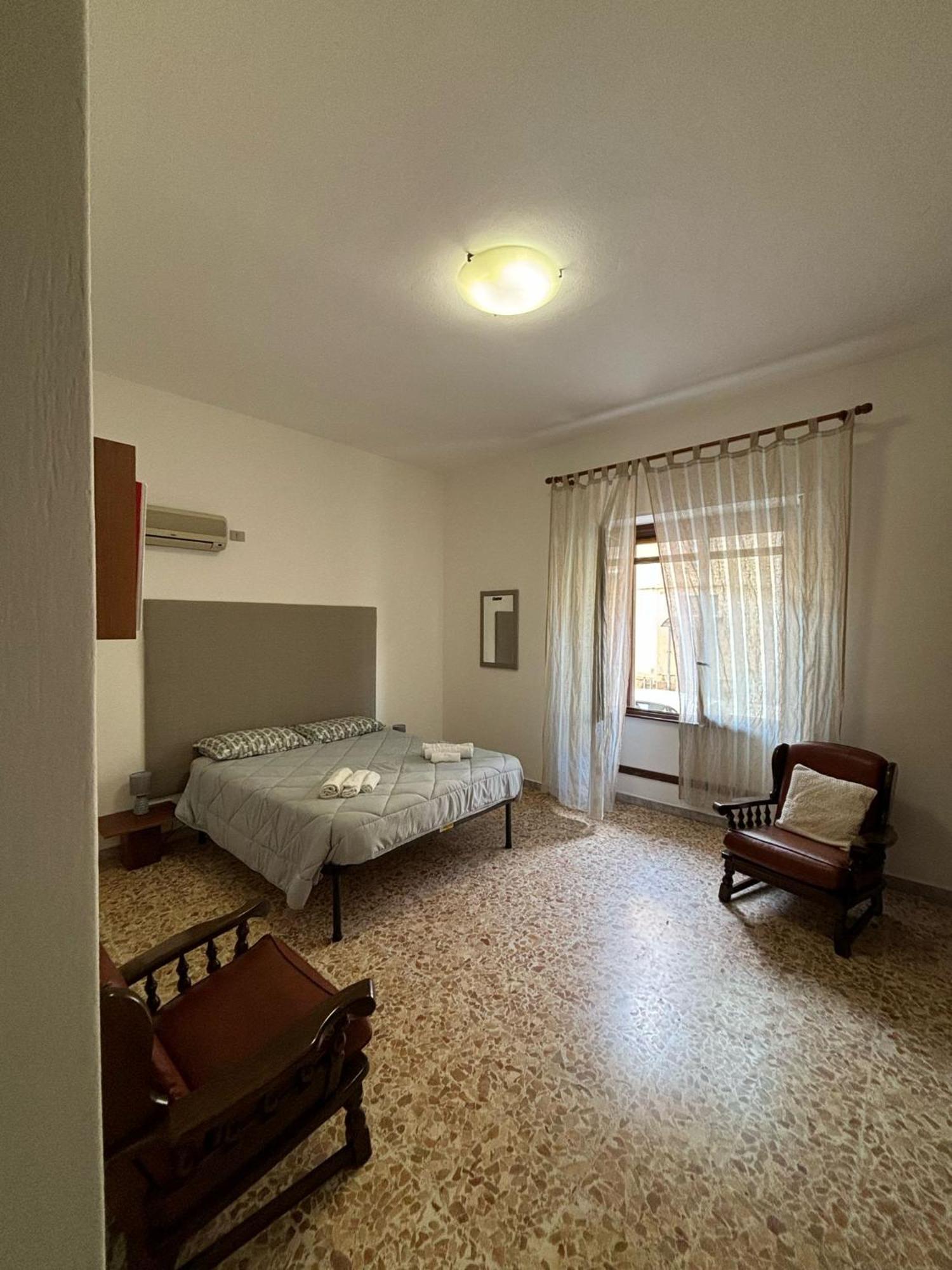 Pm 41 Via Ennio Porrino Guest House Алгеро Екстериор снимка