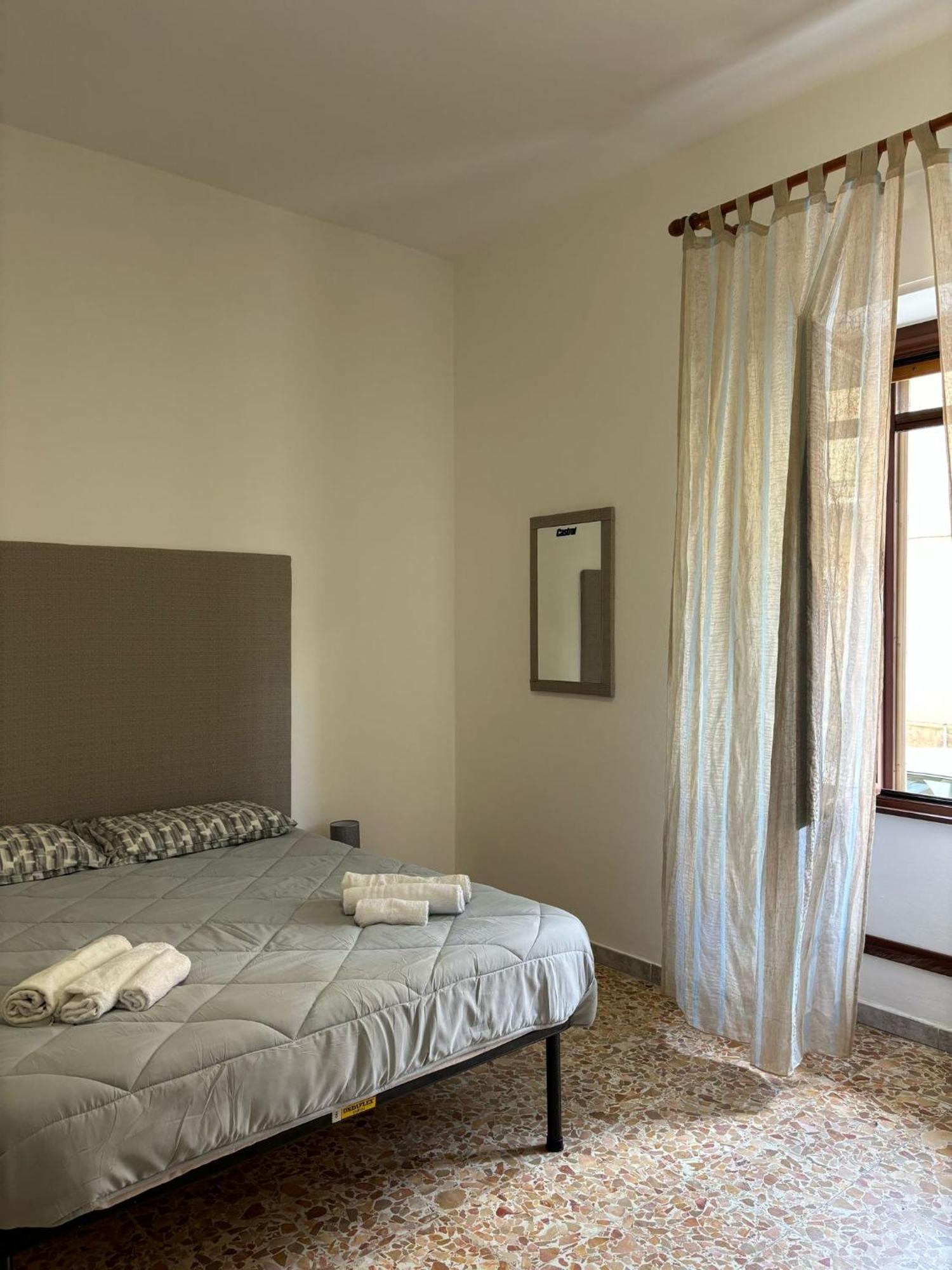 Pm 41 Via Ennio Porrino Guest House Алгеро Екстериор снимка