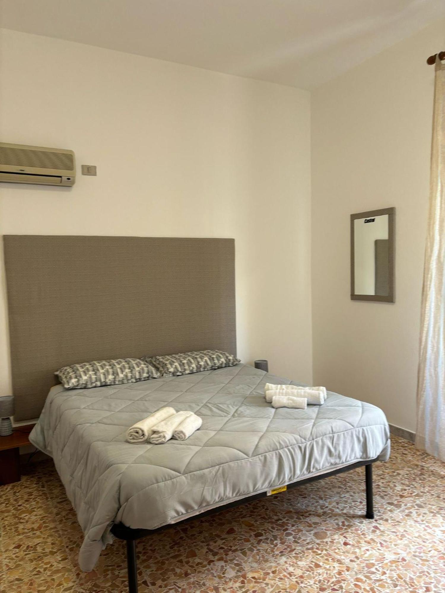Pm 41 Via Ennio Porrino Guest House Алгеро Екстериор снимка