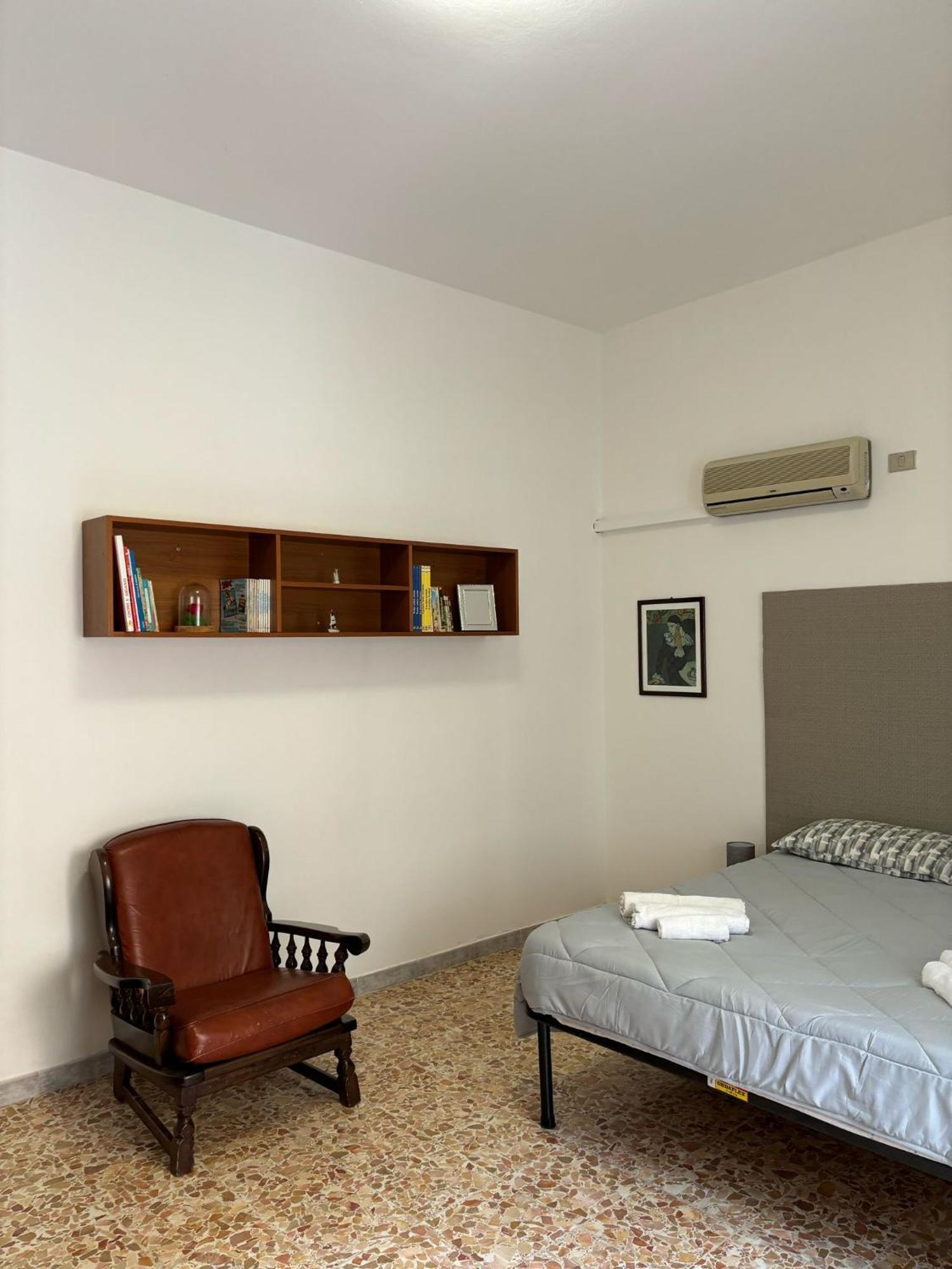 Pm 41 Via Ennio Porrino Guest House Алгеро Екстериор снимка