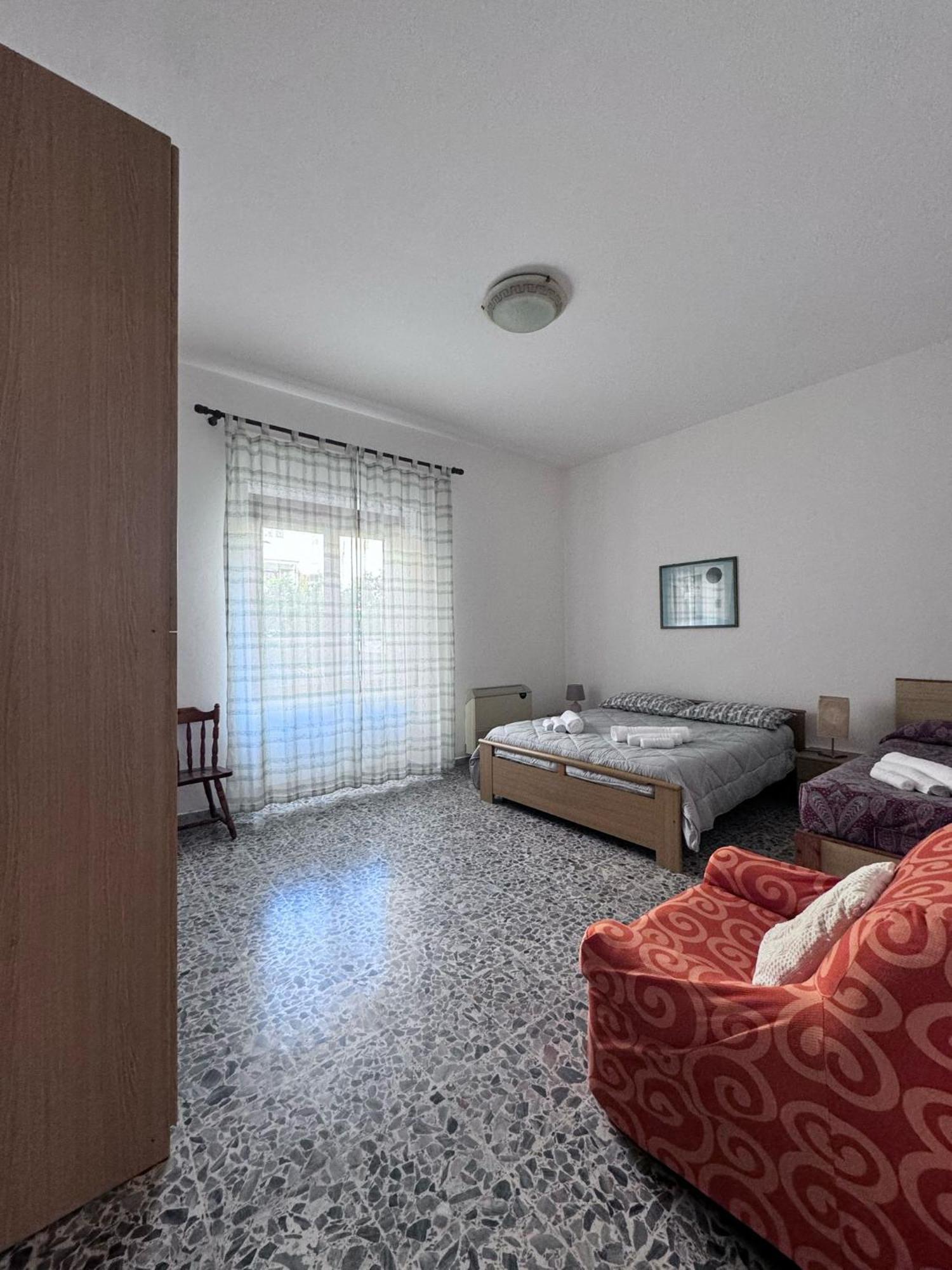 Pm 41 Via Ennio Porrino Guest House Алгеро Екстериор снимка