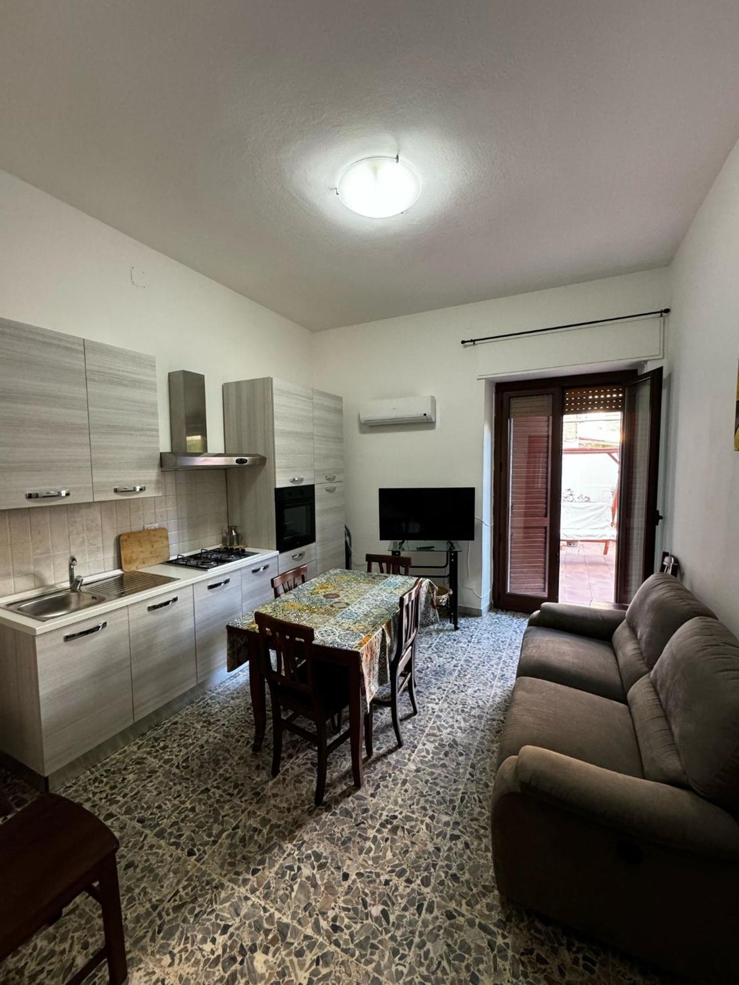 Pm 41 Via Ennio Porrino Guest House Алгеро Екстериор снимка