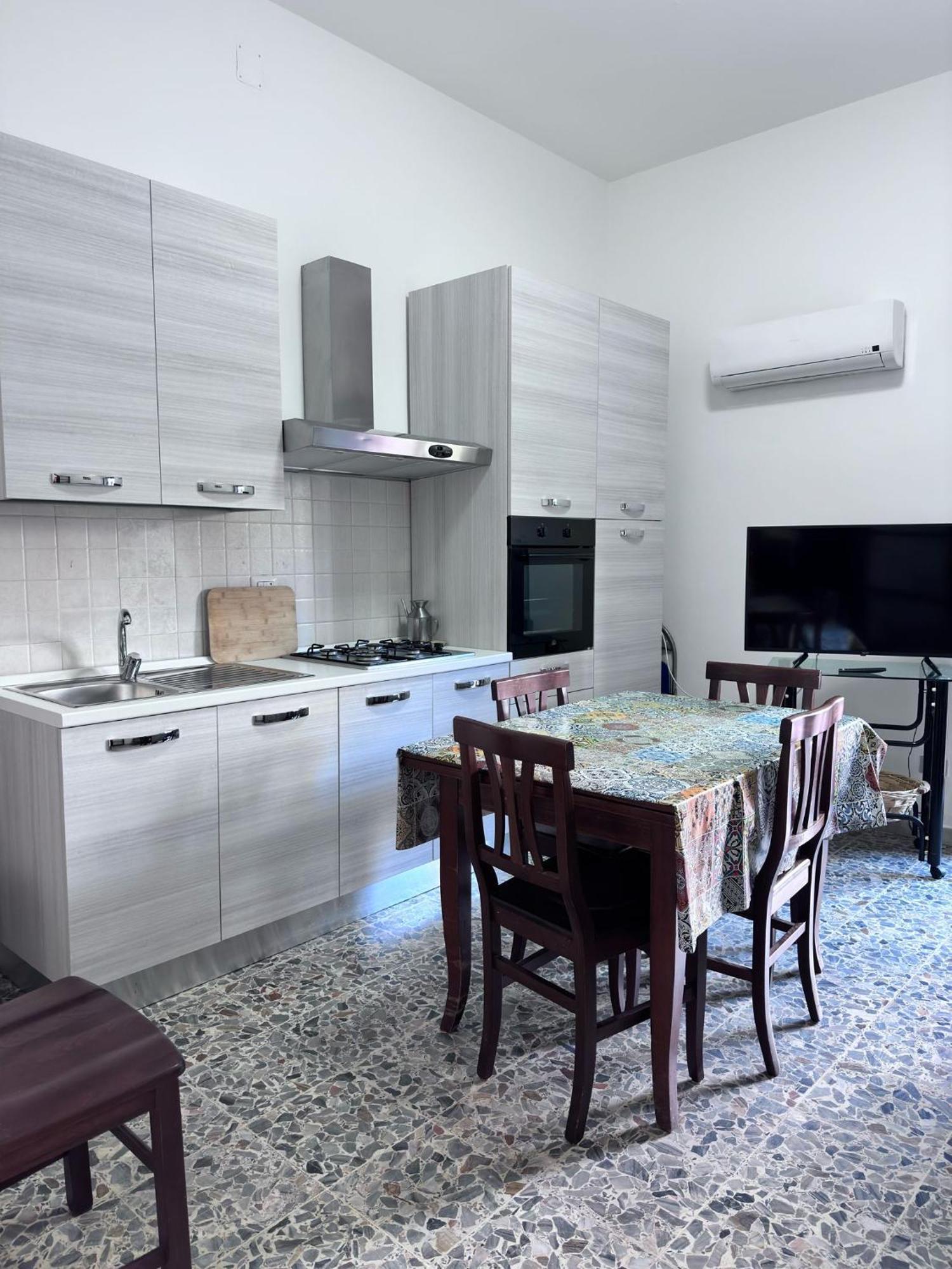 Pm 41 Via Ennio Porrino Guest House Алгеро Екстериор снимка