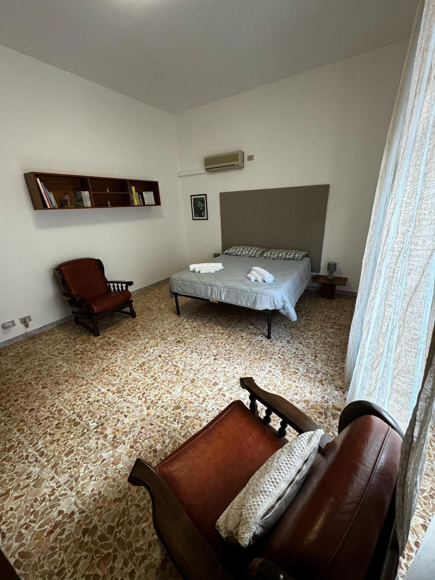 Pm 41 Via Ennio Porrino Guest House Алгеро Екстериор снимка