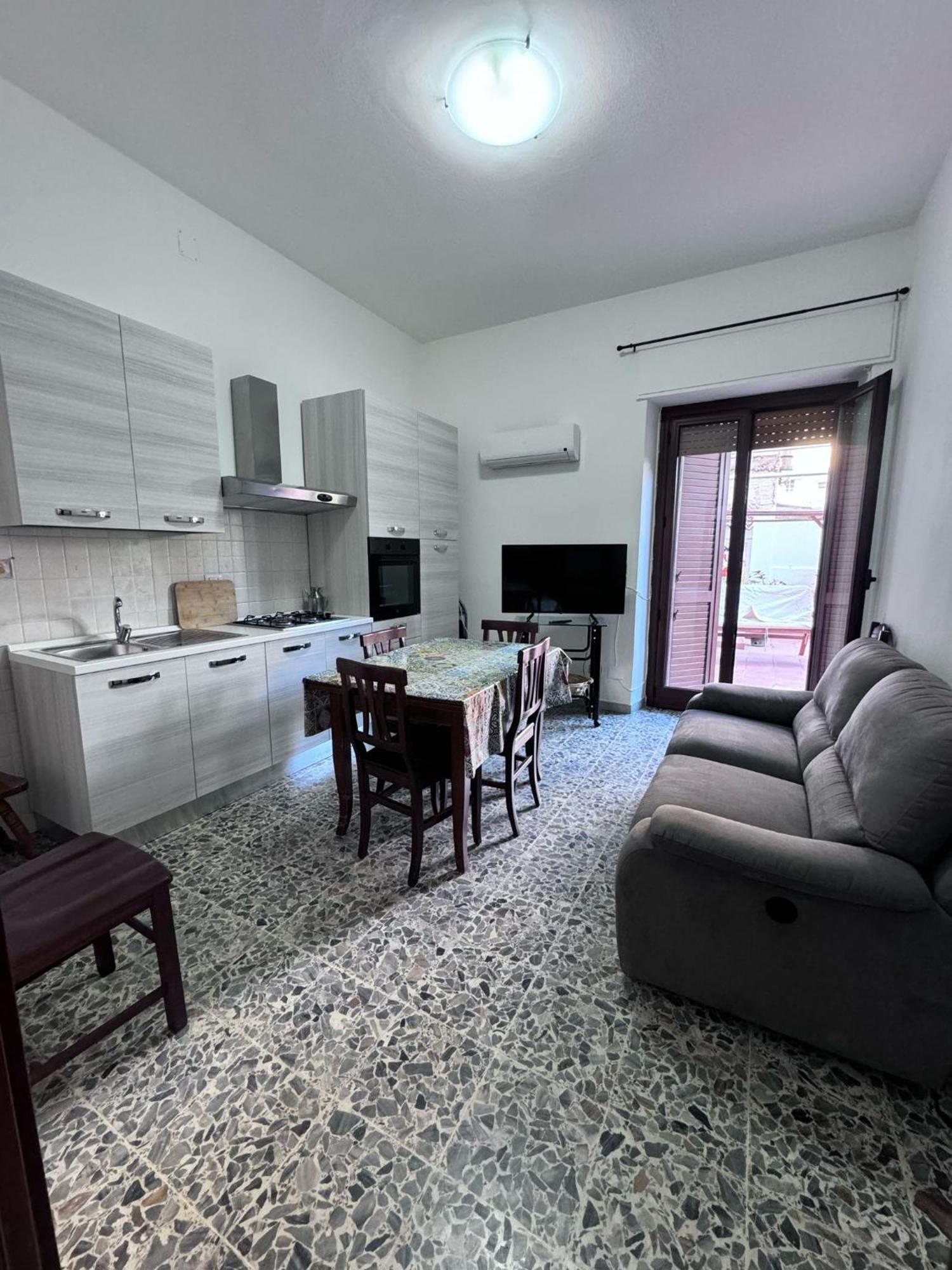 Pm 41 Via Ennio Porrino Guest House Алгеро Екстериор снимка